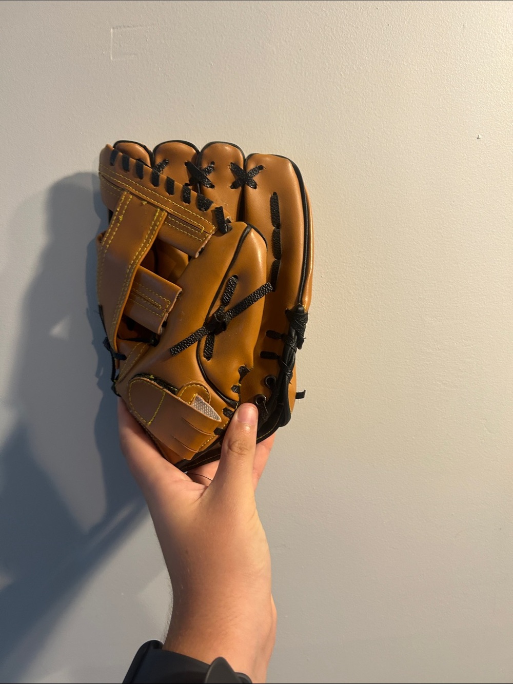 Men's Baseball Glove - Tan Leather with Black Lacing